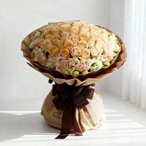 Bouquet 'Rose Meet Eustomas'