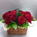 Flower basket 'Red roses in a basket'