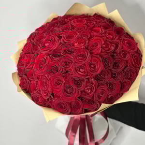 Bouquet '71 red roses in craft paper'