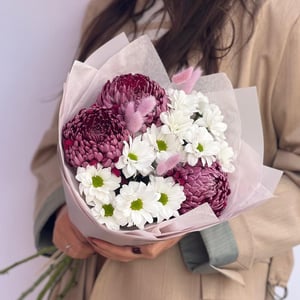 Bouquet of Mixed Chrysanthemums with Lagurus