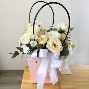 Flower box 'Powdery tenderness'