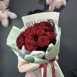 Blumenstrauß 'Duftende rote Rosen, 15 Stiele.'