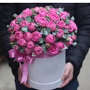 Hat box with flowers 'Box with peony roses Misty'