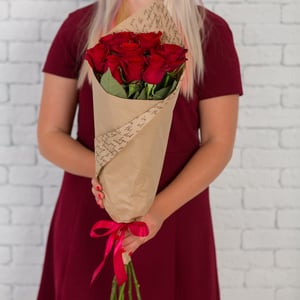 Bouquet of 9 red roses