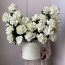 Hat box with flowers '23 French roses'