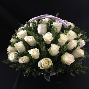 Blumenkorb '35 Weiße Rosen im Korb'