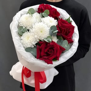 Bouquet of red French roses