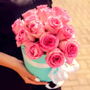 Hat box with flowers 'Pink roses in a turquoise box 15 pcs'