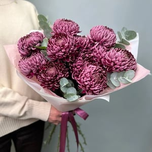 Blumenstrauß 'Chrysantheme Bigudi, 11 Stiele mit Eukalyptus.'