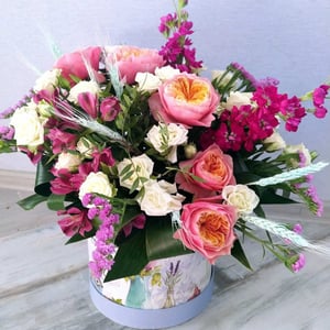 Hat box with flowers 'Paradise flowers'