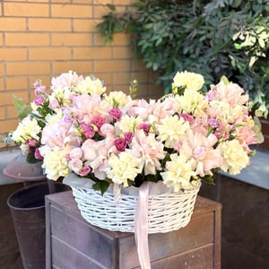 Panier de fleurs 'Harmonie tranquille'