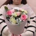 Blumenstrauß 'Rosen mit Baumwolle'