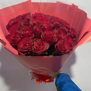 Bouquet '25 red roses Kenya'