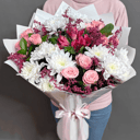Mixed bouquet with white chrysanthemums