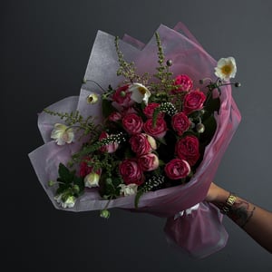 Blumenstrauß 'Süße Rose — ein Symbol für Zärtlichkeit und Romantik'