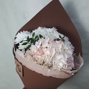 Bouquet 'Hydrangea with chrysanthemum'