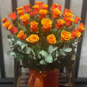 Hat box with flowers 'Fire flowers'