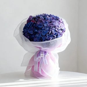 Blumenstrauß 'Hortensie 'Violet Haze''