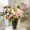 Bouquet 'Flower splendor: Roses and Alstroemerias'