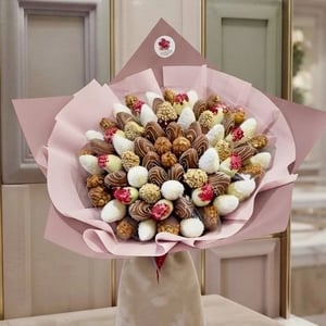 Erdbeerstrauß L plus 68 Beeren