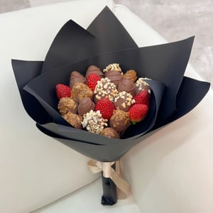 Strawberry bouquet "Eleonora" S