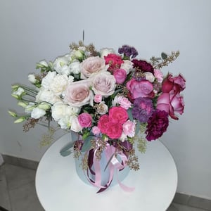 Hat box with flowers 'Virgo constellation'