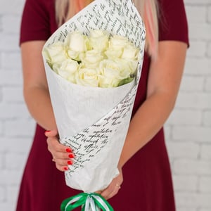 Bouquet of 9 white roses