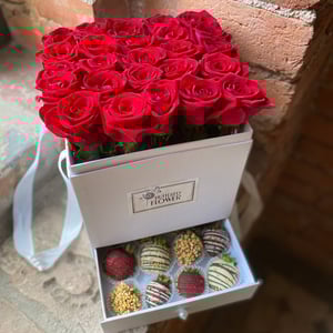 Roses and Strawberries (White box)
