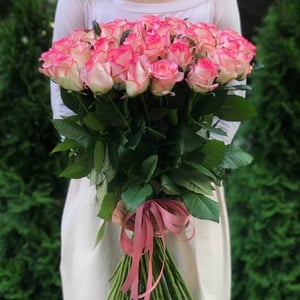Blumenstrauß '51 Rosen Dzhumiliya mit Lieferung nach Kiew'