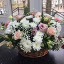 Flower basket 'Arrangement in the basket'