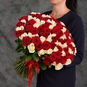 Bouquet of 101 red and white roses