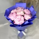 Blumenstrauß '7 Pfingstrosen in heller Verpackung'