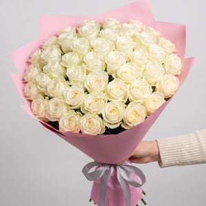 Ramo de 51 rosas blancas, 50 cm de largo.