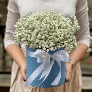 Hat box with flowers 'Weightlessness'