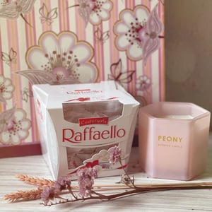 Scented Candle and Raffaello gift set