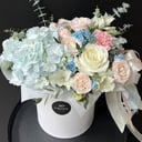 Hat box with flowers 'Elsa ocean'