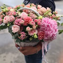 Flower basket 'Basket with exotic'