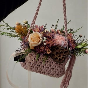 Composition florale 'Sac de fleurs Princesse Roses'