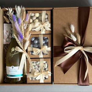 Sparkling Wine and Nuts Gift Set