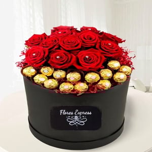 Flower box 'Diamond Roses & Chocolates Gift Box'
