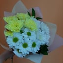 Bouquet 'Three spray chrysanthemums with ruscus'