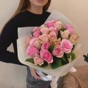 21 Kenyan roses in decoration