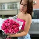 Ramo '15 rosas de frambuesa en el diseño.'