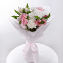 Blumenstrauß 'Auf den Flügeln der Rose'