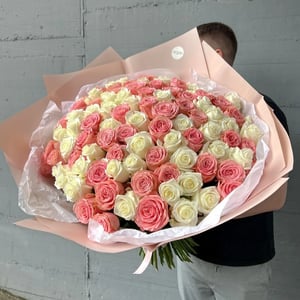 Blumenstrauß 100 weiße und rosa Rosen