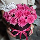Hat box with flowers 'Pink soufflé'