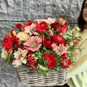 “Strawberry-message”- flower basket with strawberry