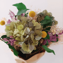 Ramo de flores preservadas verde y mora