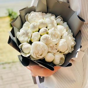 Bouquet '25 duchesse peonies'