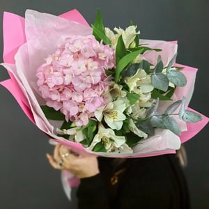 Bouquet 'Hydrangea with Alstroemeria'